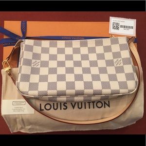 SOLD 🅿️ Louis Vuitton Pochette Accessories Azur